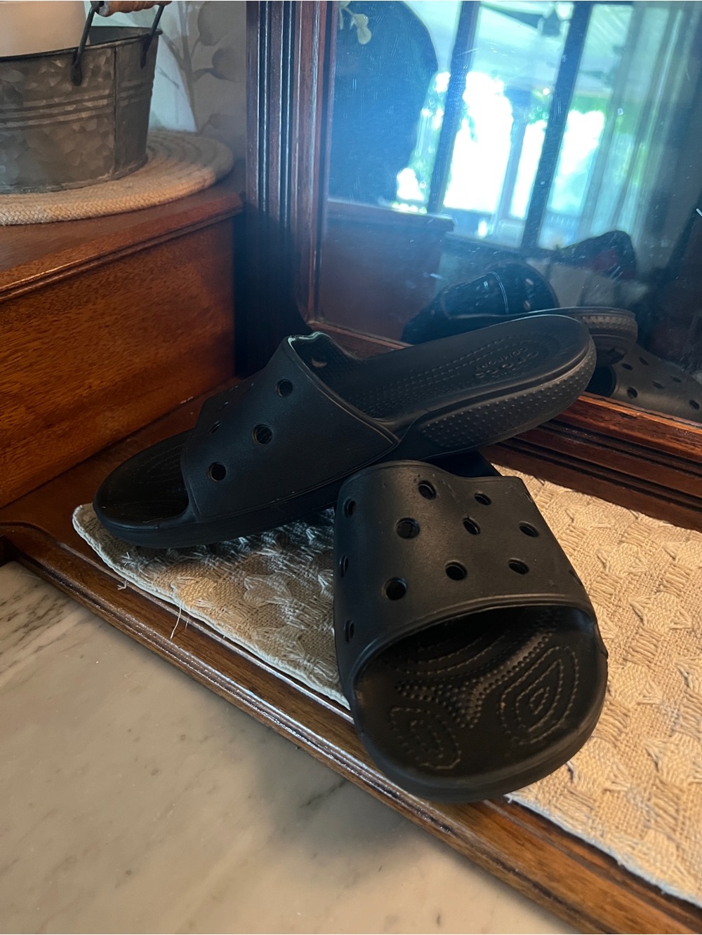 CROCS Classic Summer Slide On Unisex Casual Sandals Black Women's Sz 7 Mens Sz 5